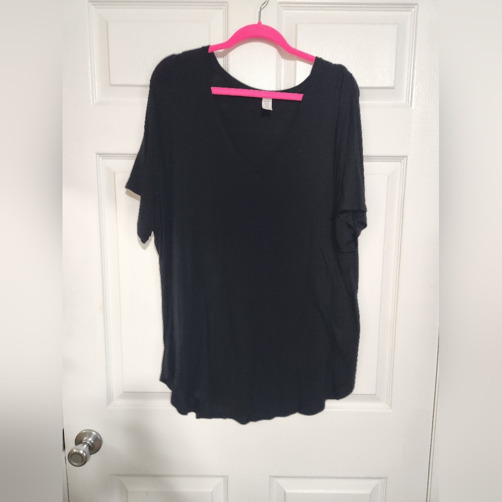Black Old Navy Luxe Tshirt XXL